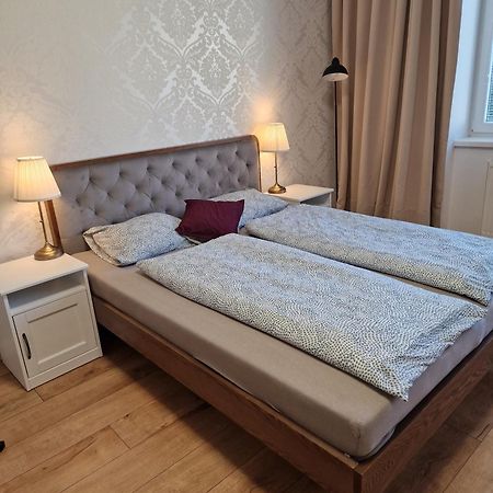 Old Town Apartment - 2 Bedrooms Bratislava Eksteriør billede