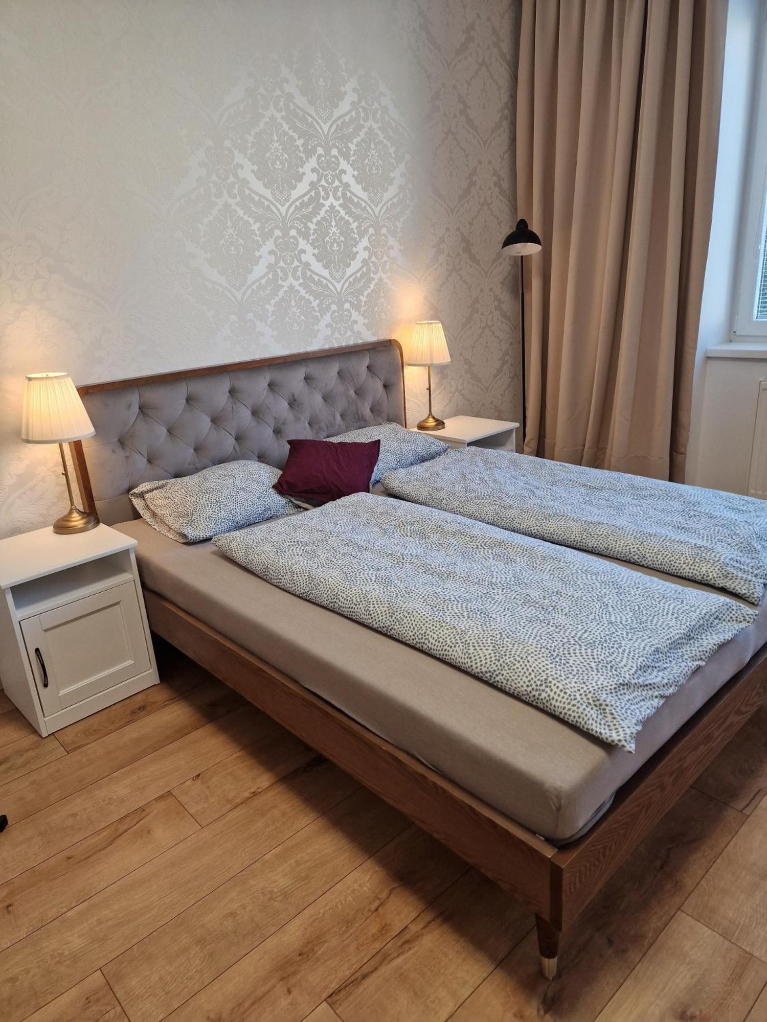 Old Town Apartment - 2 Bedrooms Bratislava Eksteriør billede